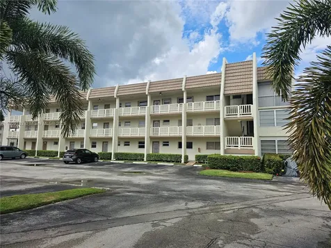 6850 R O Y A L Palm Bl Margate FL 33063