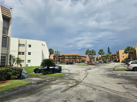 6850 R O Y A L Palm Bl Margate FL 33063