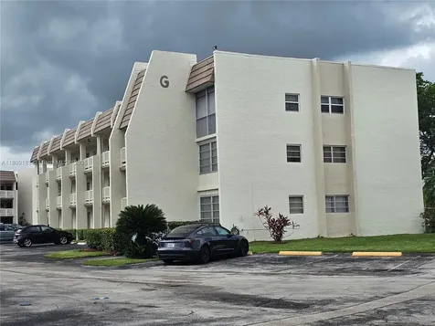 6850 R O Y A L Palm Bl Margate FL 33063