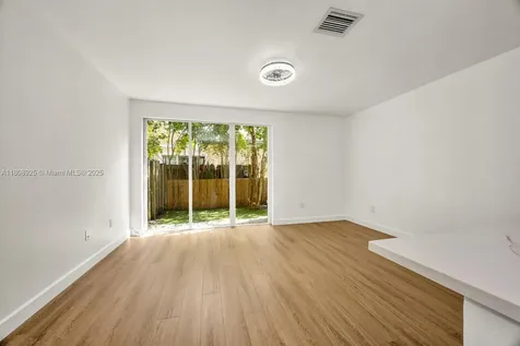 2928 SE 2nd Street Homestead FL 33033