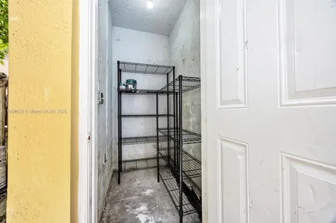 2928 SE 2nd Street Homestead FL 33033