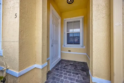 2928 SE 2nd Street Homestead FL 33033