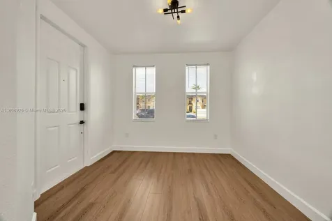 2928 SE 2nd Street Homestead FL 33033