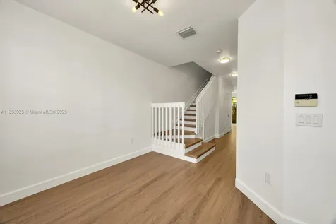 2928 SE 2nd Street Homestead FL 33033