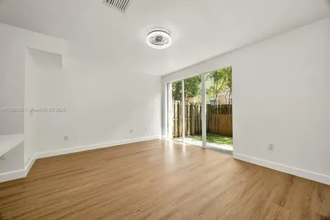 2928 SE 2nd Street Homestead FL 33033