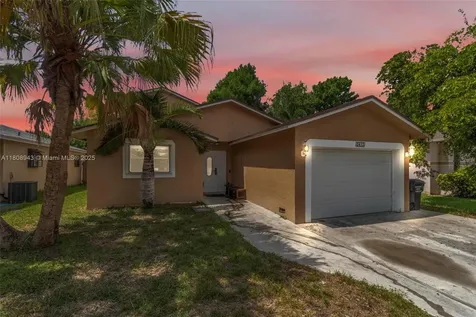 2412 Raleigh Street Hollywood FL 33020