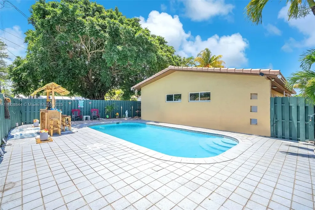 1520 N 25th Avenue Hollywood FL 33020