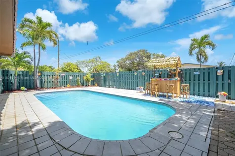 1520 N 25th Avenue Hollywood FL 33020