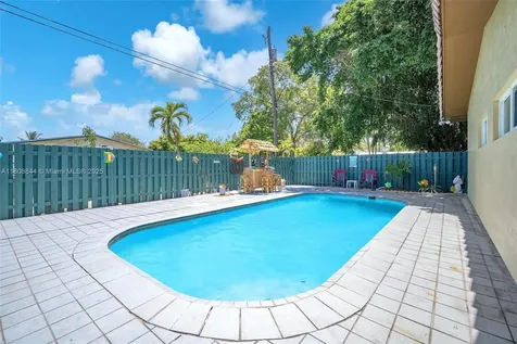 1520 N 25th Avenue Hollywood FL 33020