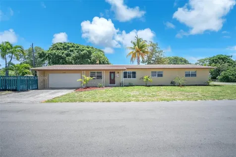 1520 N 25th Avenue Hollywood FL 33020