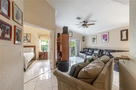 430 NW 107th Avenue Pembroke Pines FL 33026