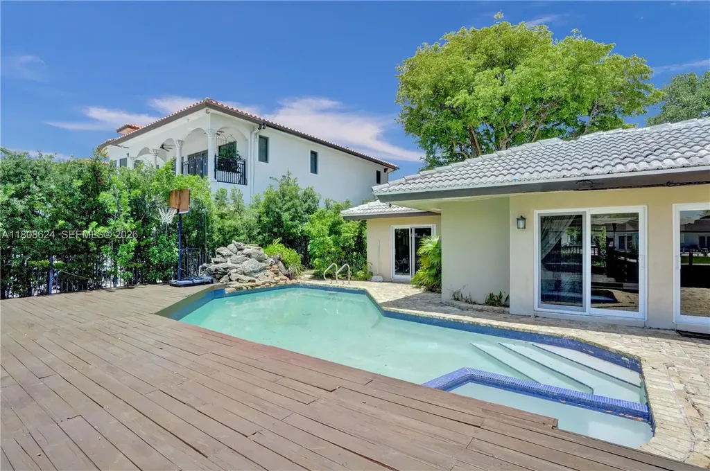 3100 NE 56th Court Fort Lauderdale FL 33308