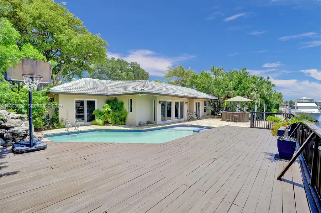 3100 NE 56th Court Fort Lauderdale FL 33308
