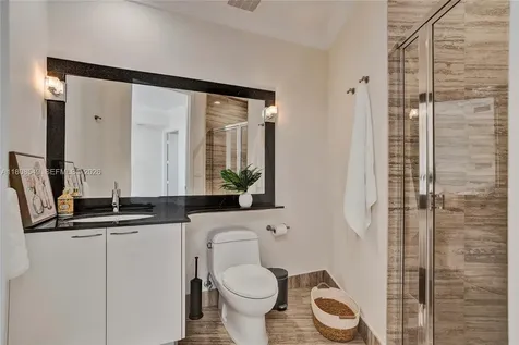 16001 Collins Avenue Sunny Isles Beach FL 33160