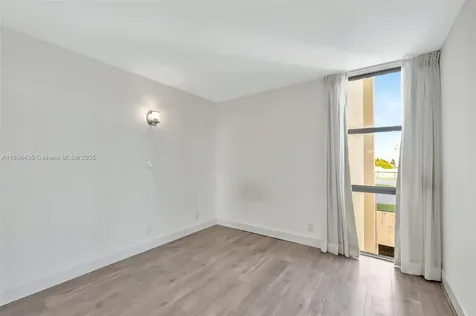 16919 N Bay Road Sunny Isles Beach FL 33160
