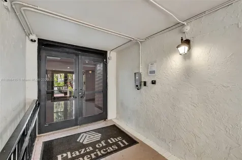 16919 N Bay Road Sunny Isles Beach FL 33160