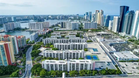 16919 N Bay Road Sunny Isles Beach FL 33160