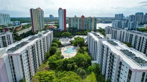 16919 N Bay Road Sunny Isles Beach FL 33160