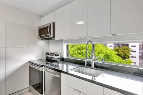 16919 N Bay Road Sunny Isles Beach FL 33160