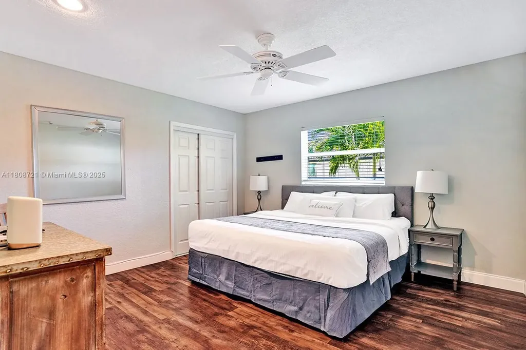 1245 Wiley Street Hollywood FL 33019