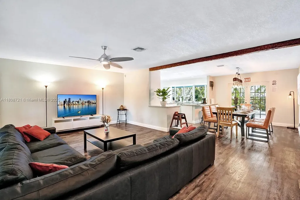 1245 Wiley Street Hollywood FL 33019