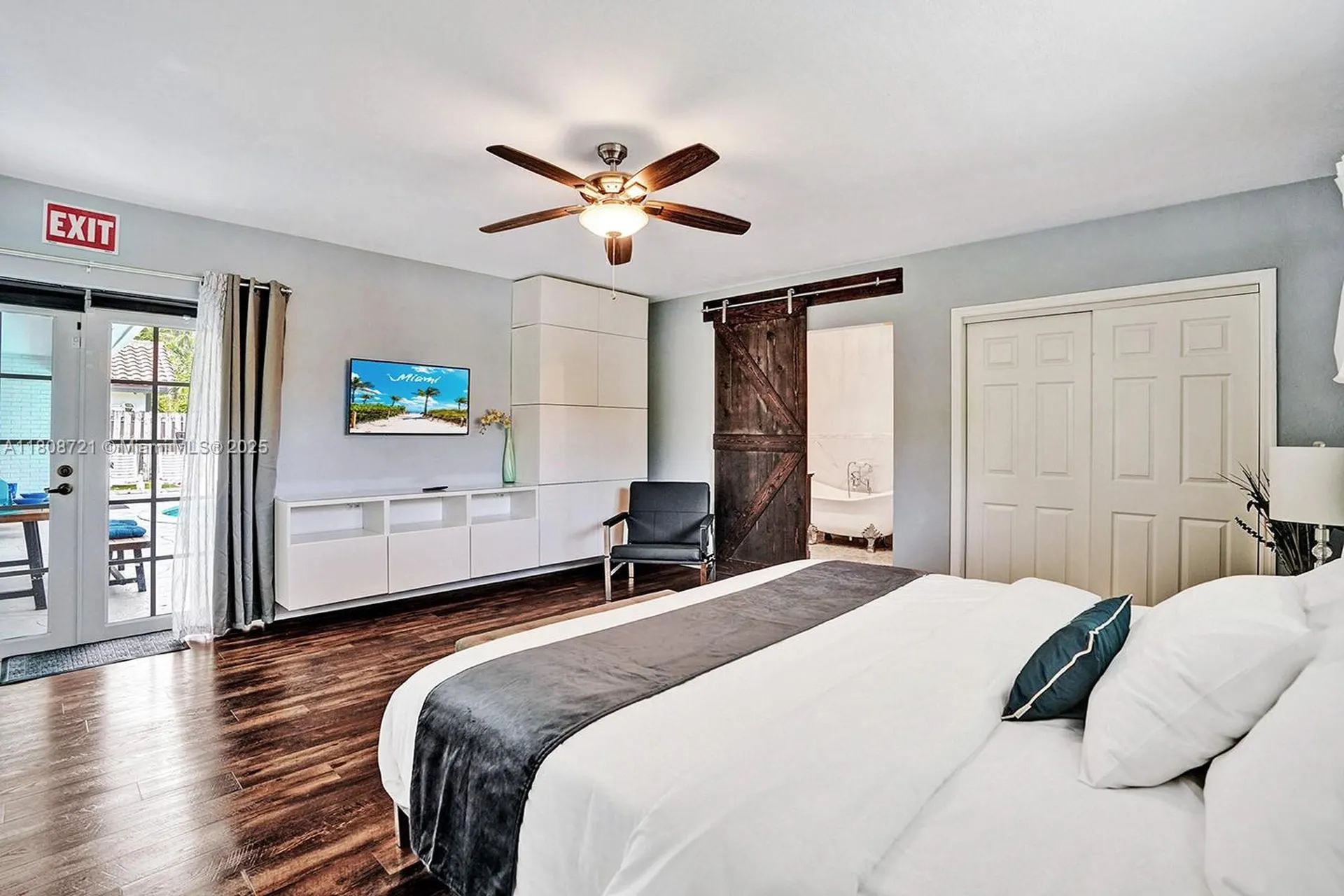 1245 Wiley Street Hollywood FL 33019