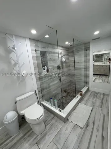 6423 Collins Avenue Miami Beach FL 33141