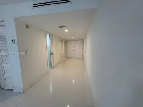 6423 Collins Avenue Miami Beach FL 33141