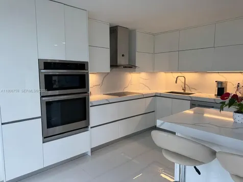 6423 Collins Avenue Miami Beach FL 33141