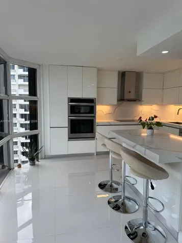6423 Collins Avenue Miami Beach FL 33141