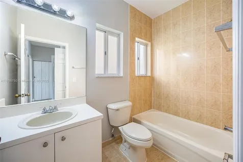 1005 NE 41st Avenue Homestead FL 33033