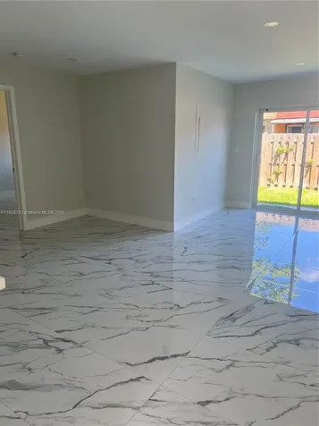 3924 NW 207th Street Road Miami Gardens FL 33055