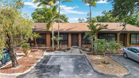 10760 Hickory Avenue Pembroke Pines FL 33026