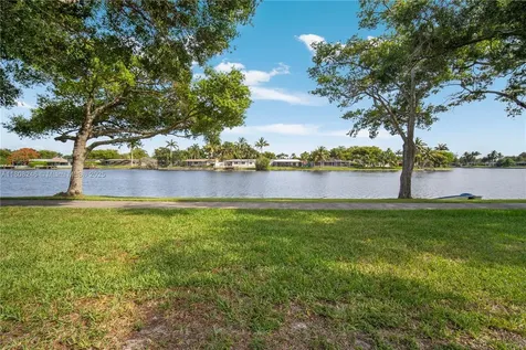 10760 Hickory Avenue Pembroke Pines FL 33026