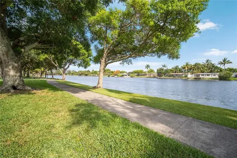 10760 Hickory Avenue Pembroke Pines FL 33026