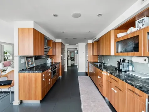 11 Island Avenue Miami Beach FL 33139
