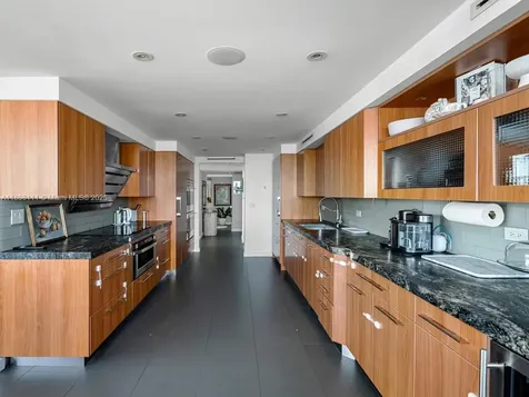 11 Island Avenue Miami Beach FL 33139