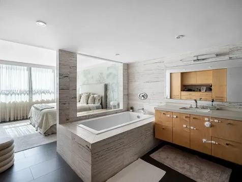 11 Island Avenue Miami Beach FL 33139
