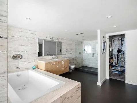 11 Island Avenue Miami Beach FL 33139