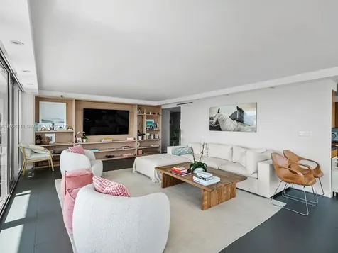 11 Island Avenue Miami Beach FL 33139