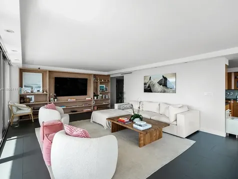 11 Island Avenue Miami Beach FL 33139