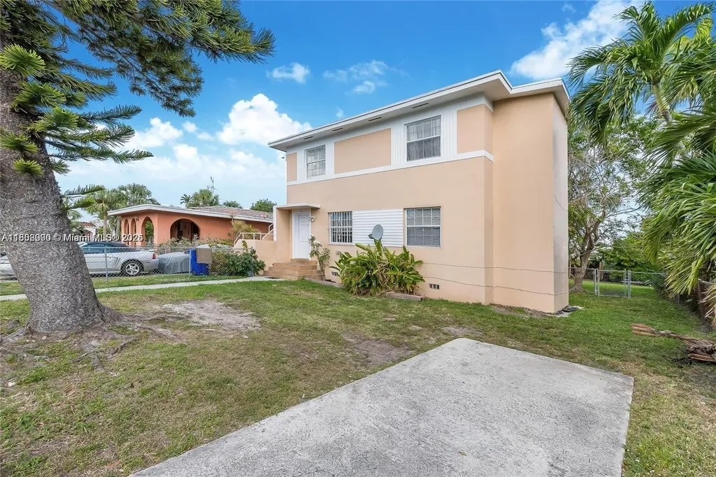 2361 NW 15th Street Miami FL 33125
