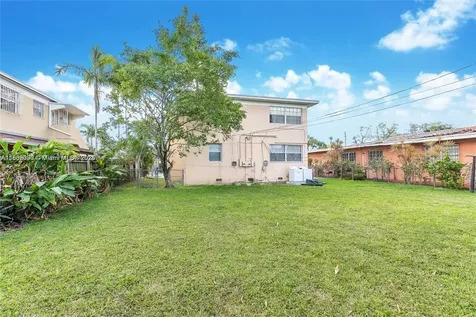 2361 NW 15th Street Miami FL 33125