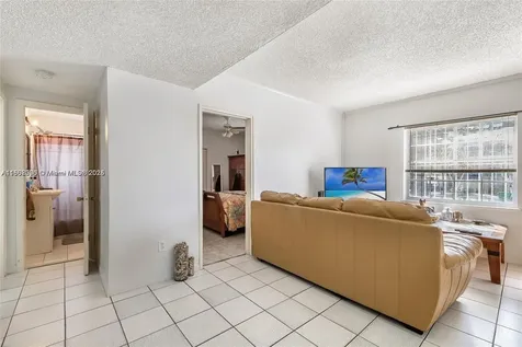 2361 NW 15th Street Miami FL 33125
