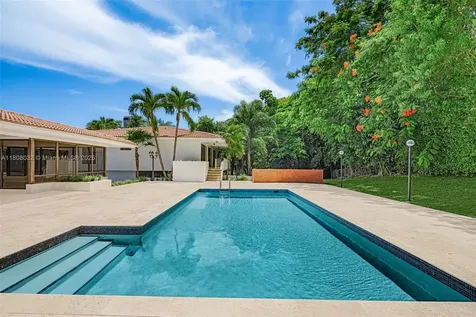 8118 Los Pinos Boulevard Coral Gables FL 33143