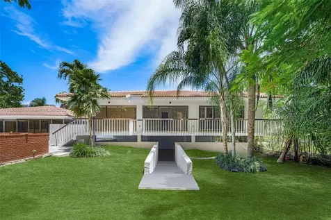 8118 Los Pinos Boulevard Coral Gables FL 33143