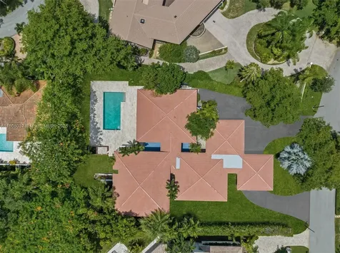 8118 Los Pinos Boulevard Coral Gables FL 33143