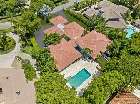 8118 Los Pinos Boulevard Coral Gables FL 33143