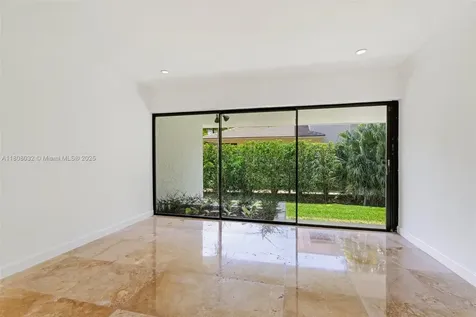 8118 Los Pinos Boulevard Coral Gables FL 33143