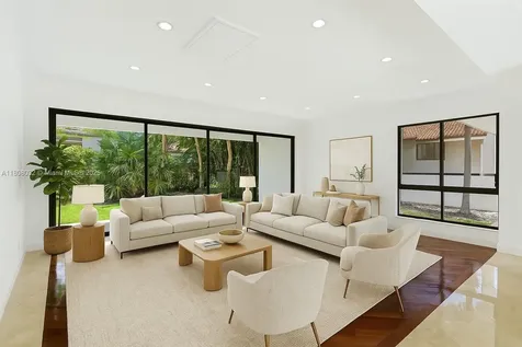 8118 Los Pinos Boulevard Coral Gables FL 33143